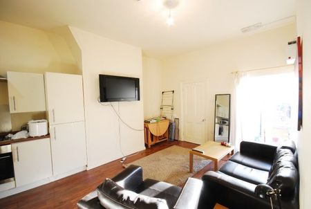 3 Bed - Claremont Road, Spital Tongues - Photo 4