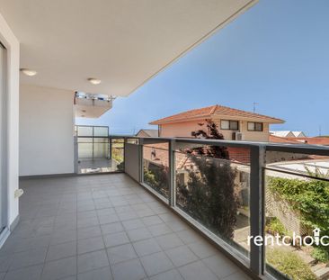 Spacious Coastal Apartment — Walk to the Beach! - Photo 4