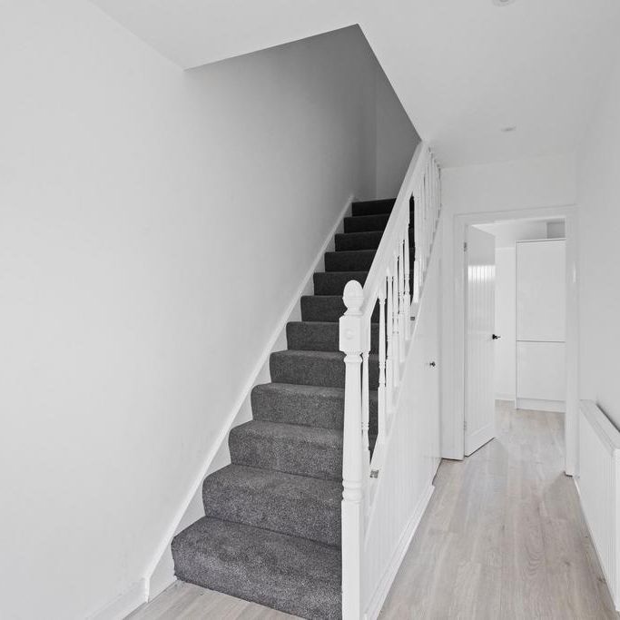 3 bedroom terraced house to rent - Photo 1
