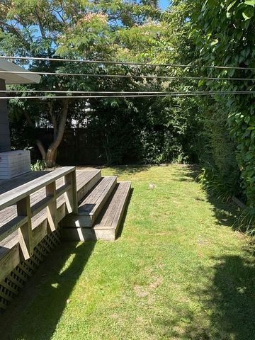 Charming Tahunanui House with sleepout! - Photo 3