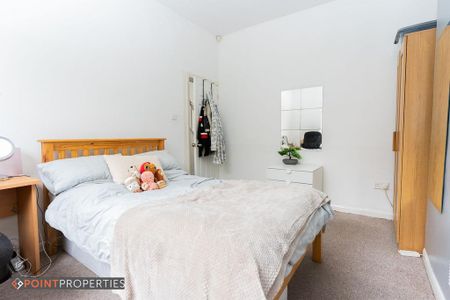 4 bedroom terraced house to rent - Photo 3