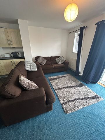 2 Bed Flat, The Waterfront, M11 - Photo 3