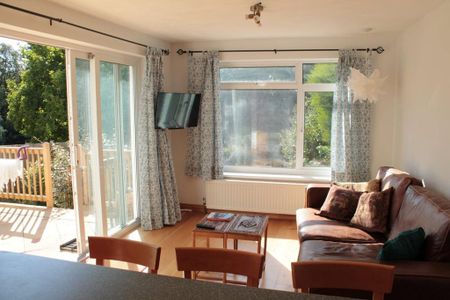 3 bedroom semi-detached house to rent - Photo 4