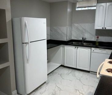 For Lease - 411 Bristol Road, Mississauga, Ontario - Photo 5