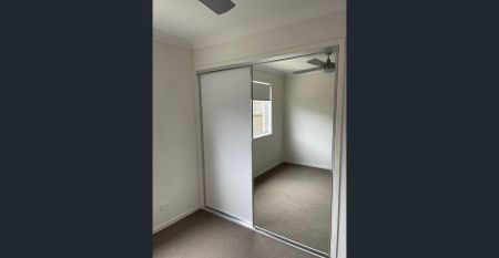 Spacious family home - Glenvale close to amenities - Photo 5