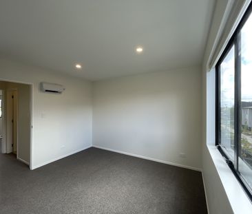 Modern 2 Bedrooms Low Maintenance - Photo 3