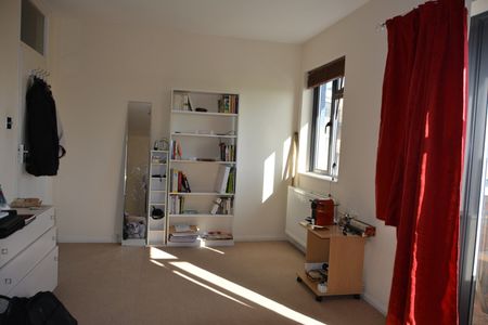 2 Bed Flat, Kingsbridge Avenue, W3 - Photo 3