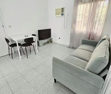 Calle Ferrobús, Sevilla, Andalusia 41009 - Photo 4