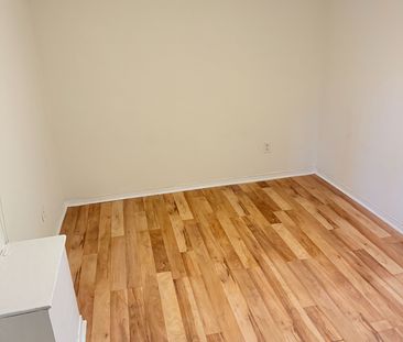 For Lease - 241 Dunraven Drive Unit# Main, Toronto, Ontario - Photo 2