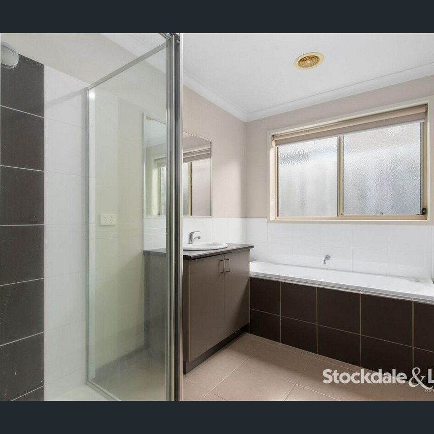 Modern & Spacious! - Photo 1