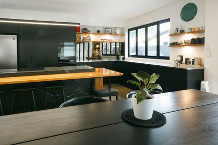 134 Karewa Parade - Photo 3