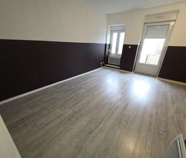 Location Appartement 4 pièces 75m² LE CREUSOT 71200 - Photo 2