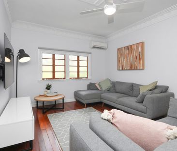 Charming Family Home in Popular Suburb! - Photo 1