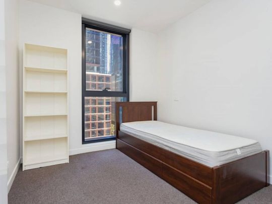 Fully Furnished 2 Bedroom Apartment in the heart of Melbourne CBD - Photo 1