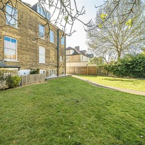 Stanley Road, TW11, London - Photo 2