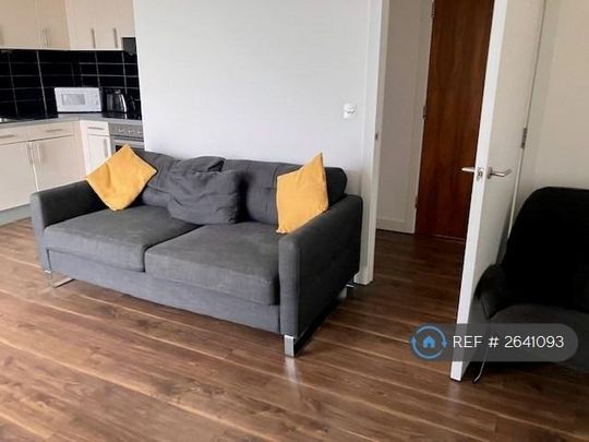 2 bedroom flat to rent - Photo 1