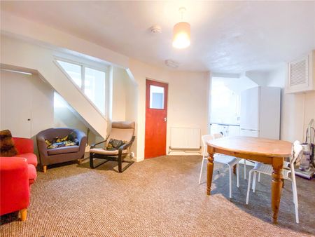 4 bedroom terraced house to rent - Photo 4