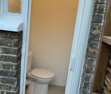 1 Bed Flat, Kingston Road, SW20 - Photo 3