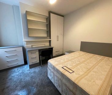 6 Bed Terraced House, Donnington Road, RG1 - Photo 3