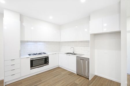 33 Gilded Way, Craigieburn VIC 3064 - Townhouse For Rent | Domain - Photo 3