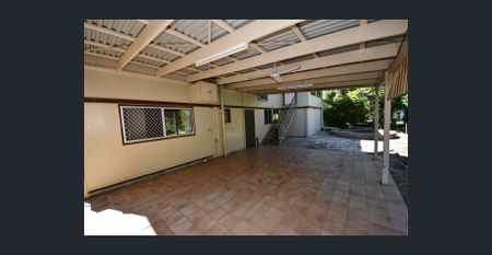 Large family home - Photo 5