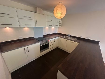 2 Bed Flat, Broadfields, HA2 - Photo 5