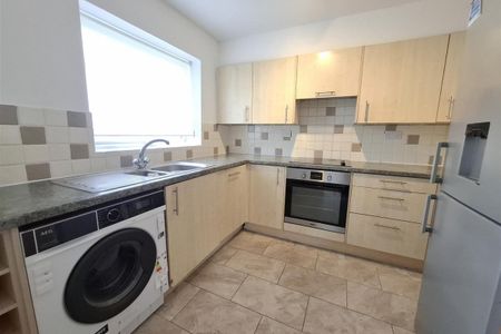 Roydon Court - Photo 5