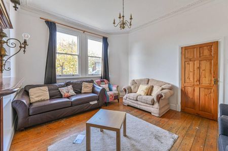 5 bedroom end of terrace house to rent - Photo 2