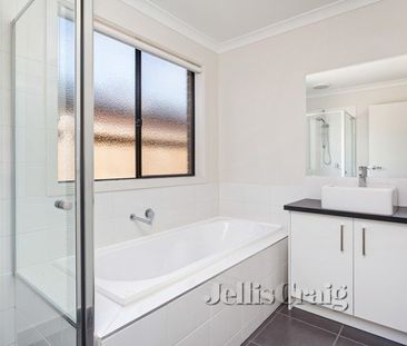 7 Anglers Avenue, Point Cook - Photo 1