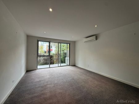 2/15 Eucalyptus Drive, Maidstone - Photo 4