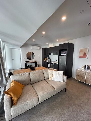"Ready to move in - fully furnished unit" - Photo 2