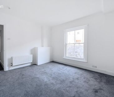 3 bedroom flat to rent - Photo 5