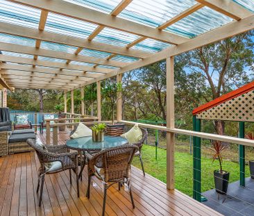 Three Bedroom Family Home with Pool - Photo 3
