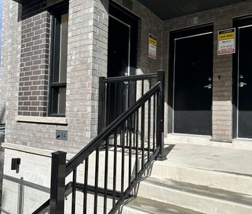 For Lease - 26 Lytham Green Circle Unit# 13, Newmarket, Ontario - Photo 2