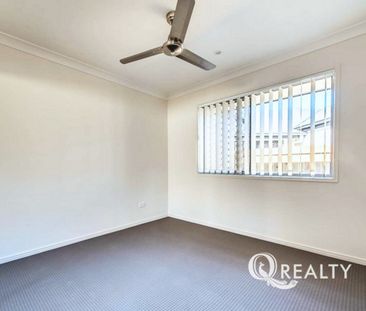 🏡Well Located Family Home Close to Ammenities! - Photo 3