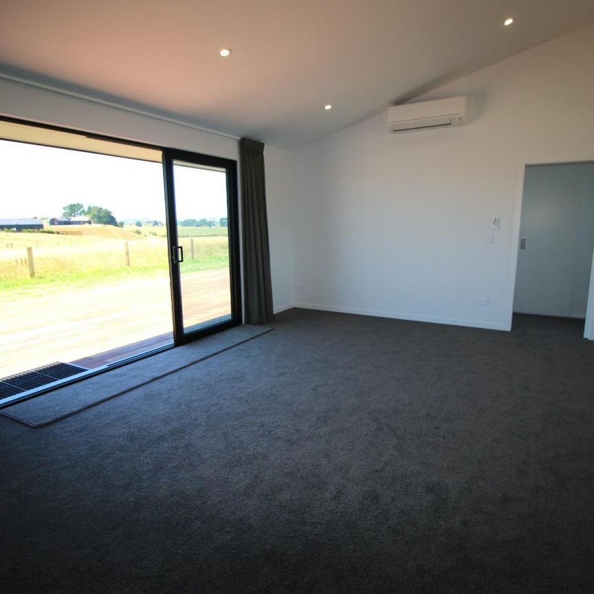 Rural and tranquil, what more could you want! - Photo 1