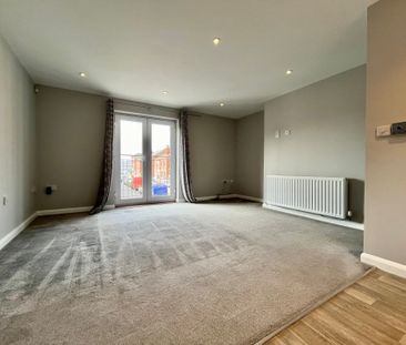 Westminster Avenue - Photo 4