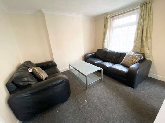 5 Bed House share in Winton Room 5 - Photo 1
