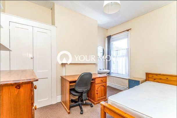 5 bedroom house to rent - Photo 1