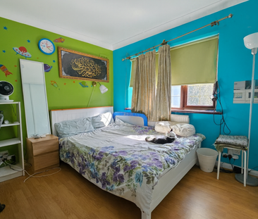 4 bedroom semi-detached house to rent - Photo 2