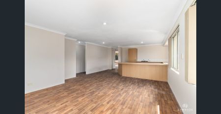 Spacious & Stylish 3-Bedroom Modern Living Home in a Prime Location - Photo 2