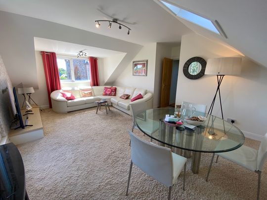 23 Knock Road, Apt 6, Belfast, BT5 6LA - Photo 1