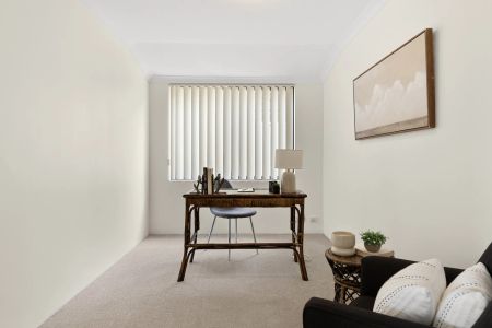 Huge family home with room for everyone. - Photo 4