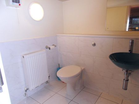 Sprinkwell, 1 Bradford Road, Dewsbury, West Yorkshire, WF13 - Photo 2