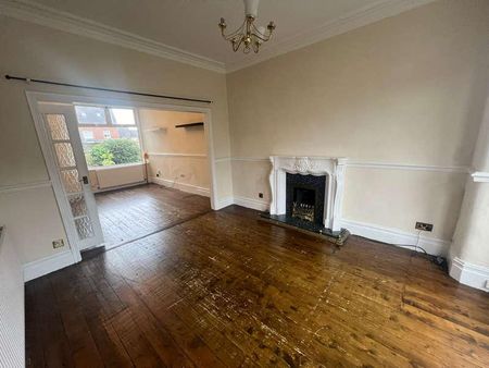 Barton Lane, Eccles, M30 - Photo 2