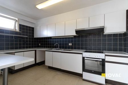 Goed gelegen appartement op de 3e verdieping met 2 zeer grote terrassen! - Photo 4