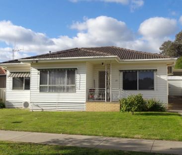 Comfortable weatherboard home in White Hills - Photo 2