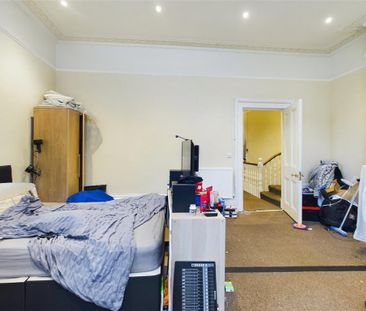 4 bedroom apartment to rent - Photo 3