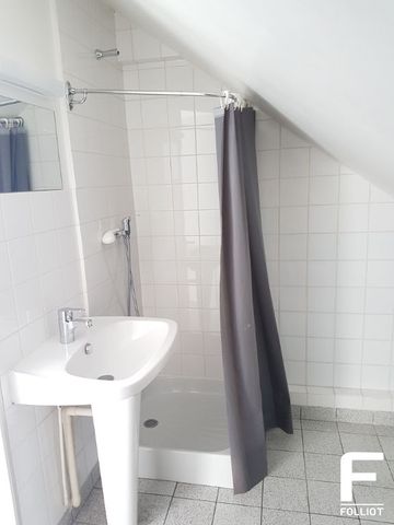A LOUER Studio 50000 Saint-Lô CENTRE VILLE 10.20 m² - Photo 2