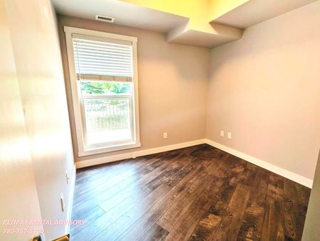 #104 10126 144 Street Northwest - Photo 5